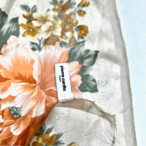 Vgt Pierre Cardin 100% Silk Scarf Chiffon Satin 34"Red beige gray Designed(42) - Picture 7 of 13